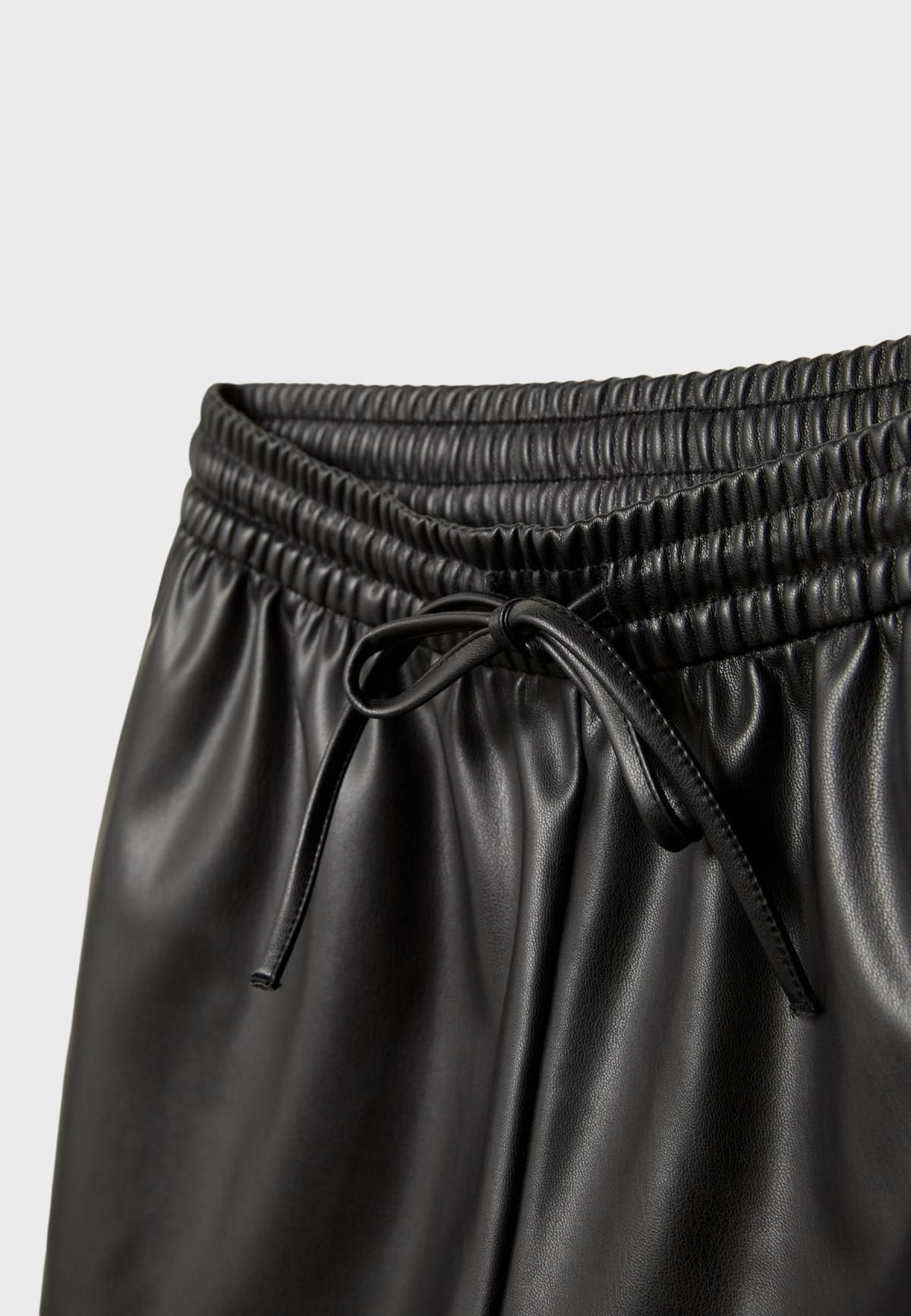 스트라디바리우스 레더 이펙트 데일리 스트링 밴딩 반바지 4912/525 BLACK - 상세 이미지 3