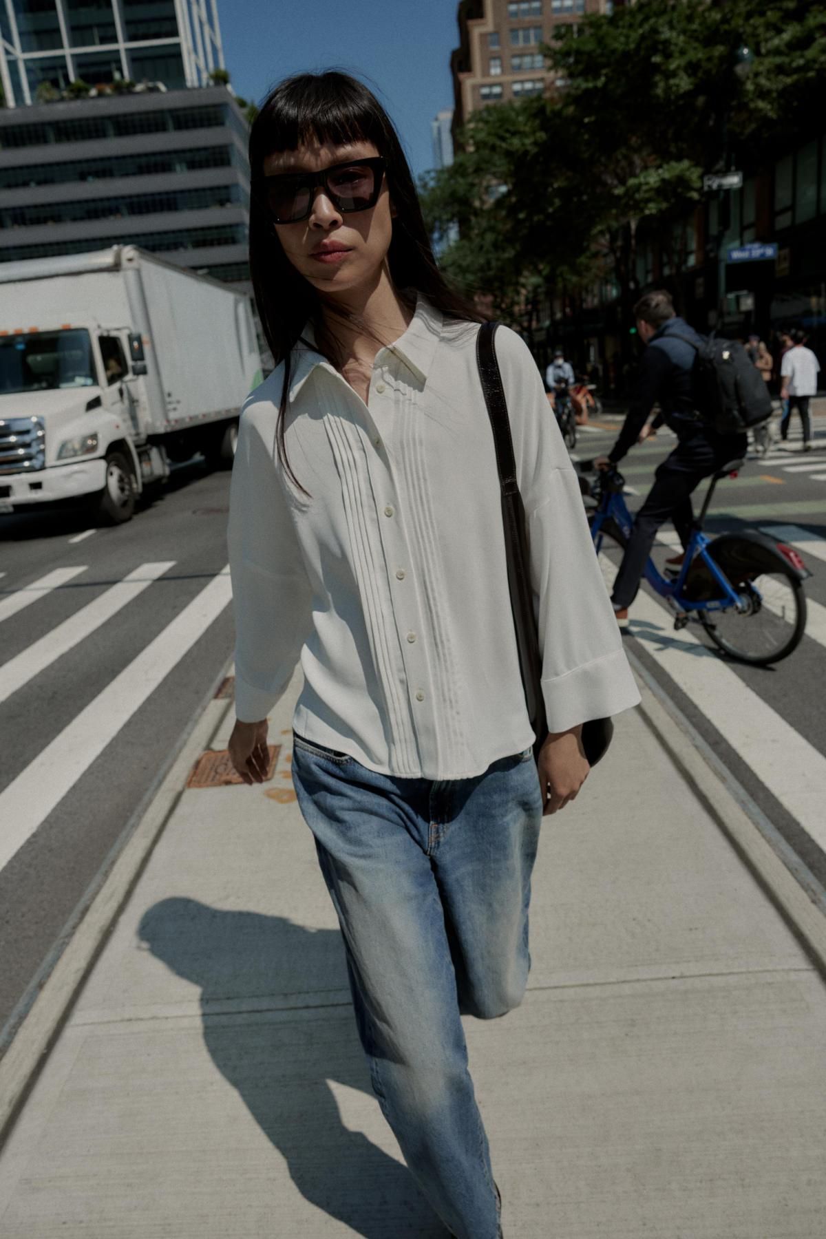 자라 테크니컬 크레이프 핀턱 루즈핏 화이트 긴팔 셔츠 8770/572 OYSTER-WHITE - 상세 이미지 2