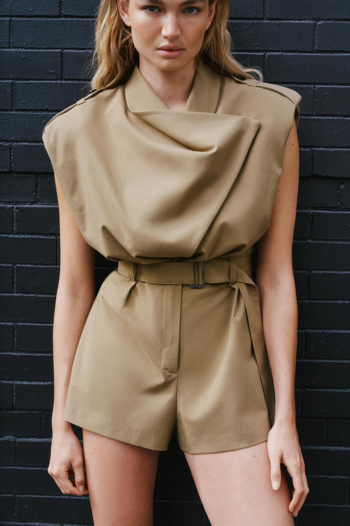 자라 테일러드 숄더패드 벨트 미니 점프수트 3152/237 LIGHT KHAKI - 상세 이미지 3