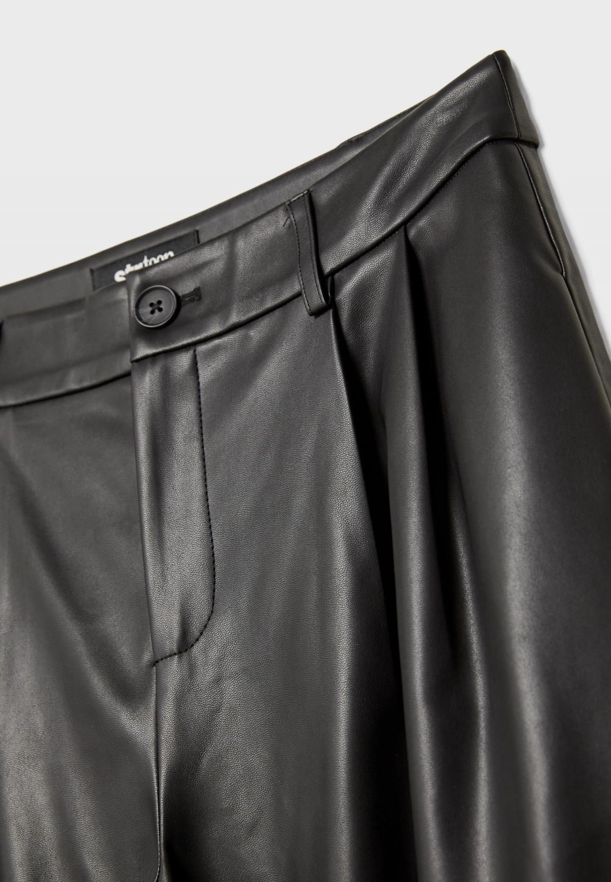 스트라디바리우스 플리츠 와이드핏 페이크 레더 슬랙스 팬츠 8294/160 BLACK - 상세 이미지 4