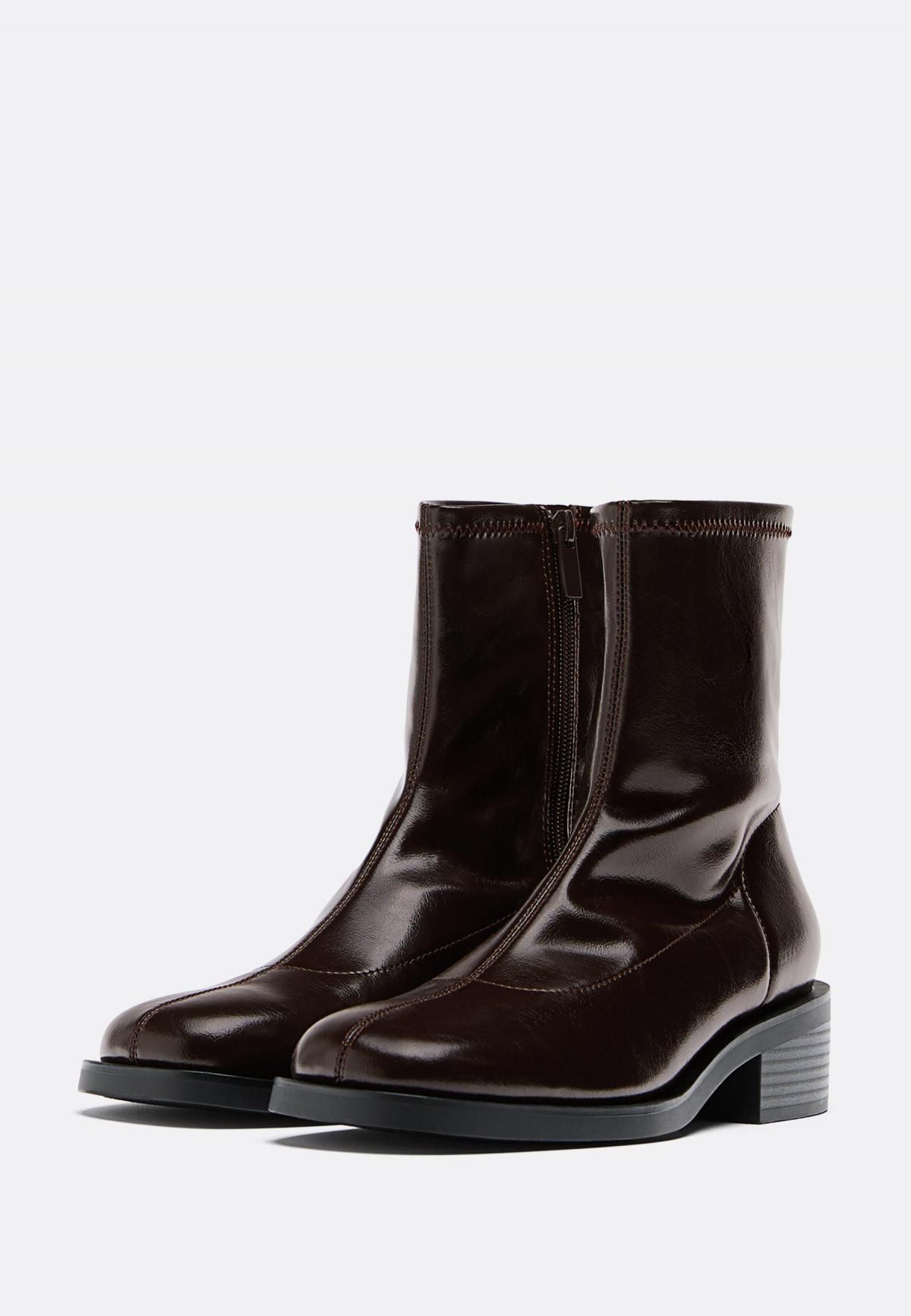 스트라디바리우스 미니멀 레더 이펙트 스트레치 앵클부츠 9953/670 BROWN - 상세 이미지 3