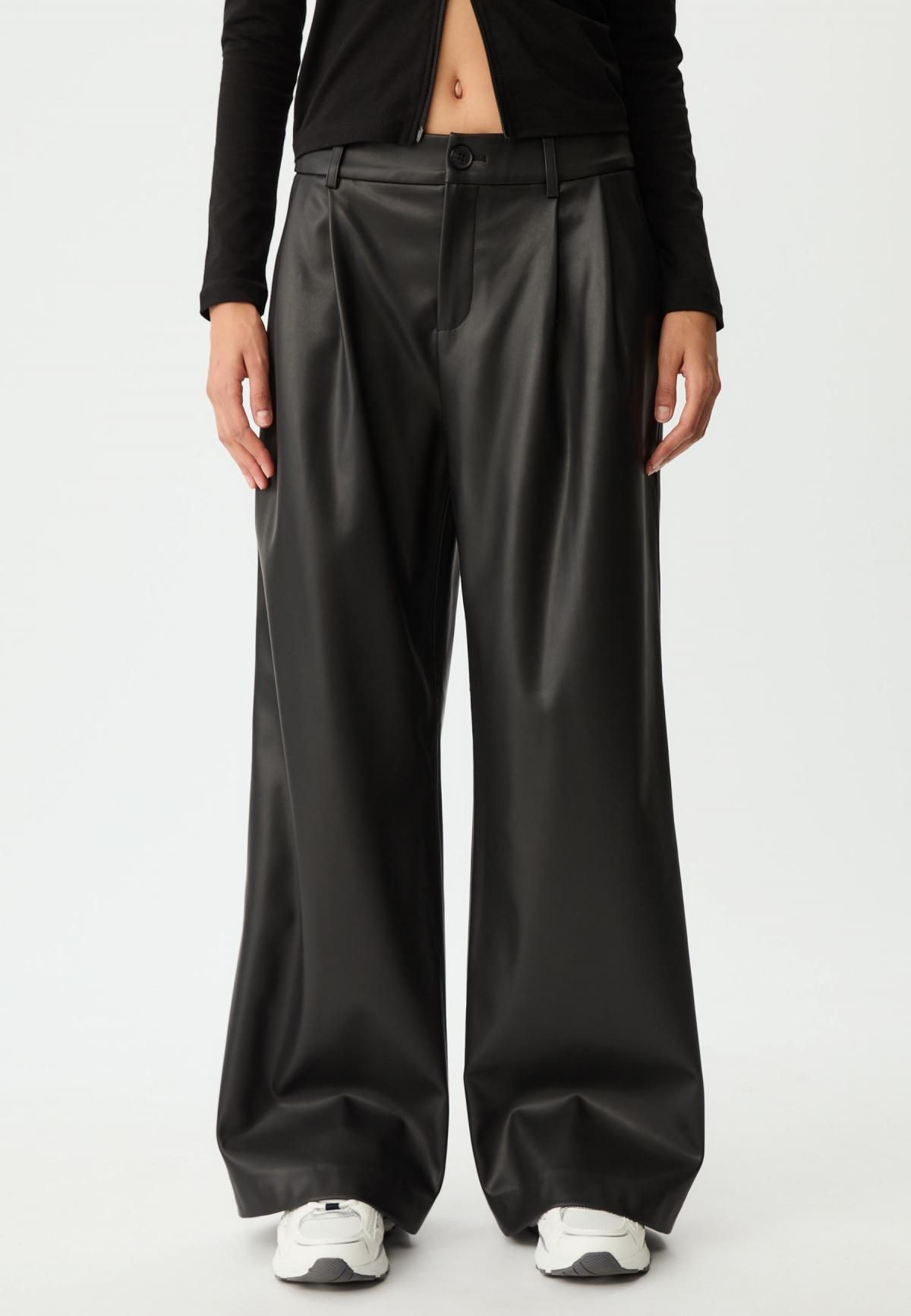 스트라디바리우스 플리츠 와이드핏 페이크 레더 슬랙스 팬츠 8294/160 BLACK - 상품 이미지