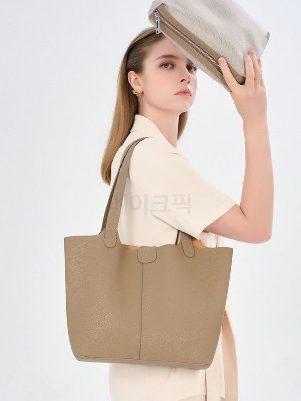 여성 소가죽 토트백 대용량 출퇴근용 숄더백 다용도 활용 가벼운 디자인 고급스러운 스타일 - 상세 이미지 3