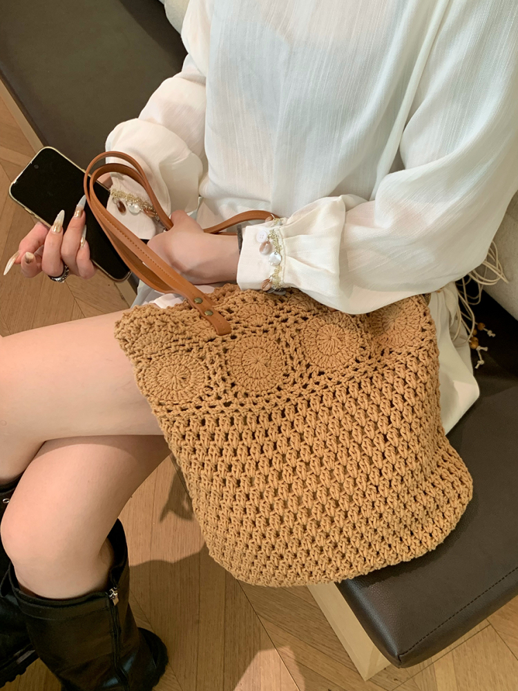 여름 니트가방 플라워 아이보리 뜨개가방 뜨개 튤립 토트백 여성용 니트백 데일리백 펀칭숄더백 베이지 - 상세 이미지 2