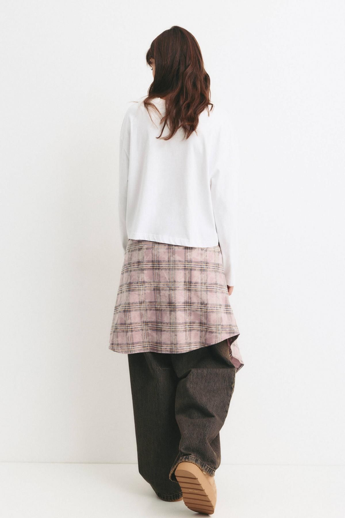 풀앤베어 화이트 박시핏 크롭 긴팔 라운드넥 티셔츠 7152/303 WHITE - 상세 이미지 4