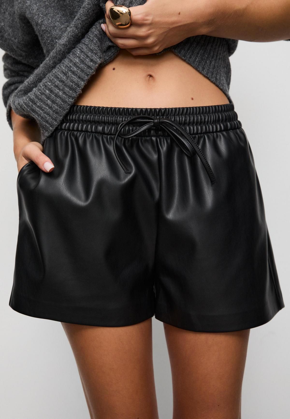 스트라디바리우스 레더 이펙트 데일리 스트링 밴딩 반바지 4912/525 BLACK - 상세 이미지 4