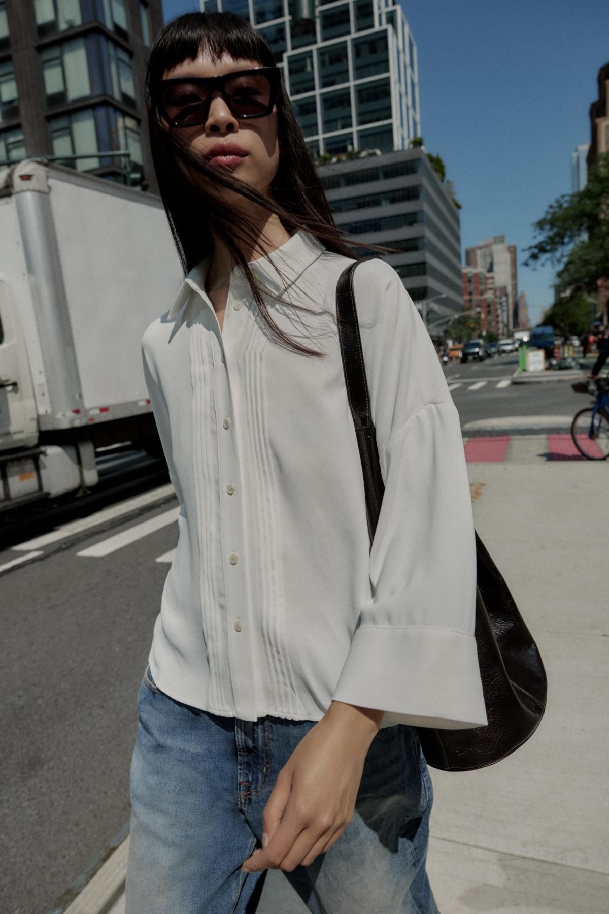 자라 테크니컬 크레이프 핀턱 루즈핏 화이트 긴팔 셔츠 8770/572 OYSTER-WHITE - 상세 이미지 3