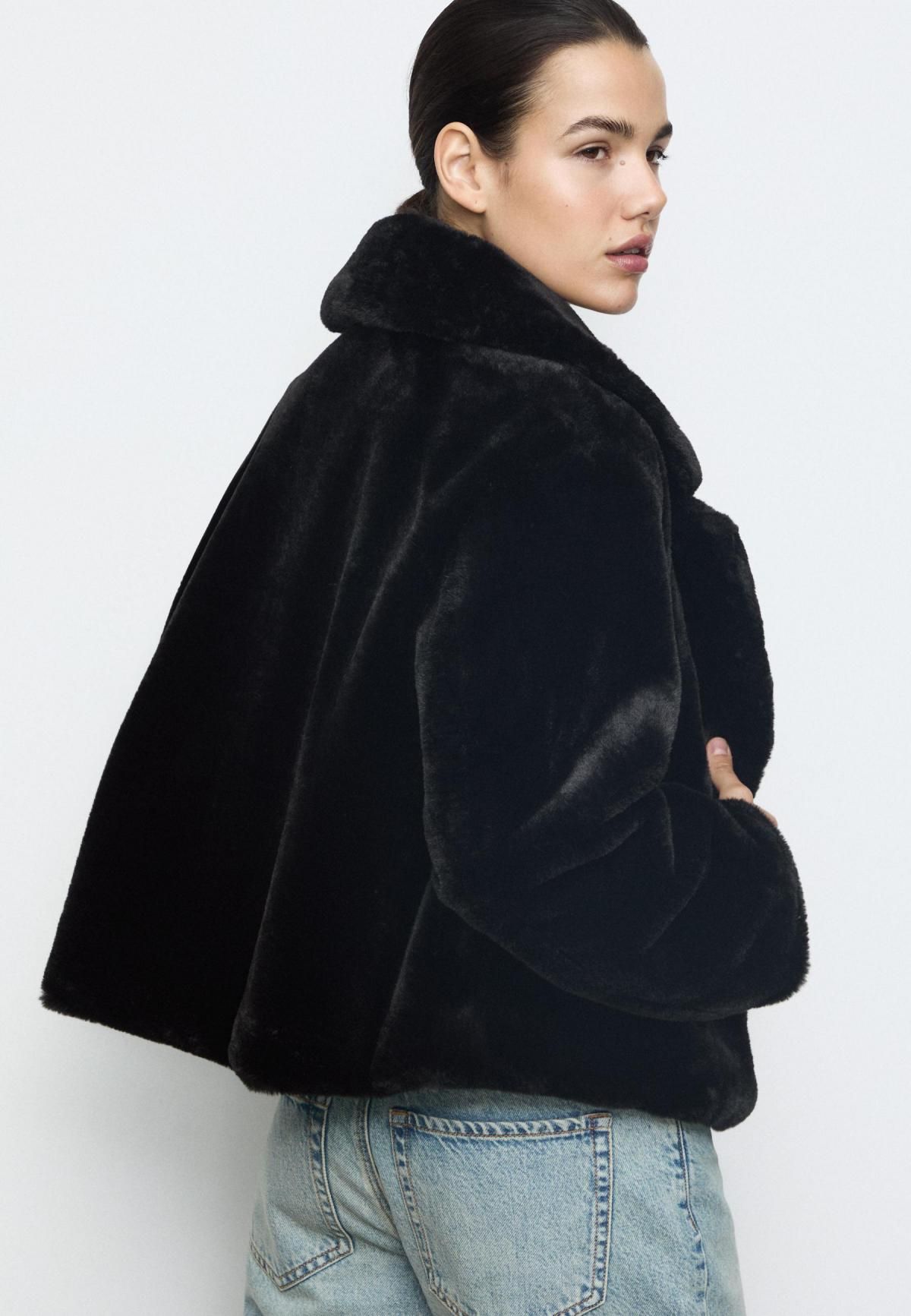 스트라디바리우스 페이크퍼 더블브레스트 숏 재킷 8630/837 BLACK - 상세 이미지 4