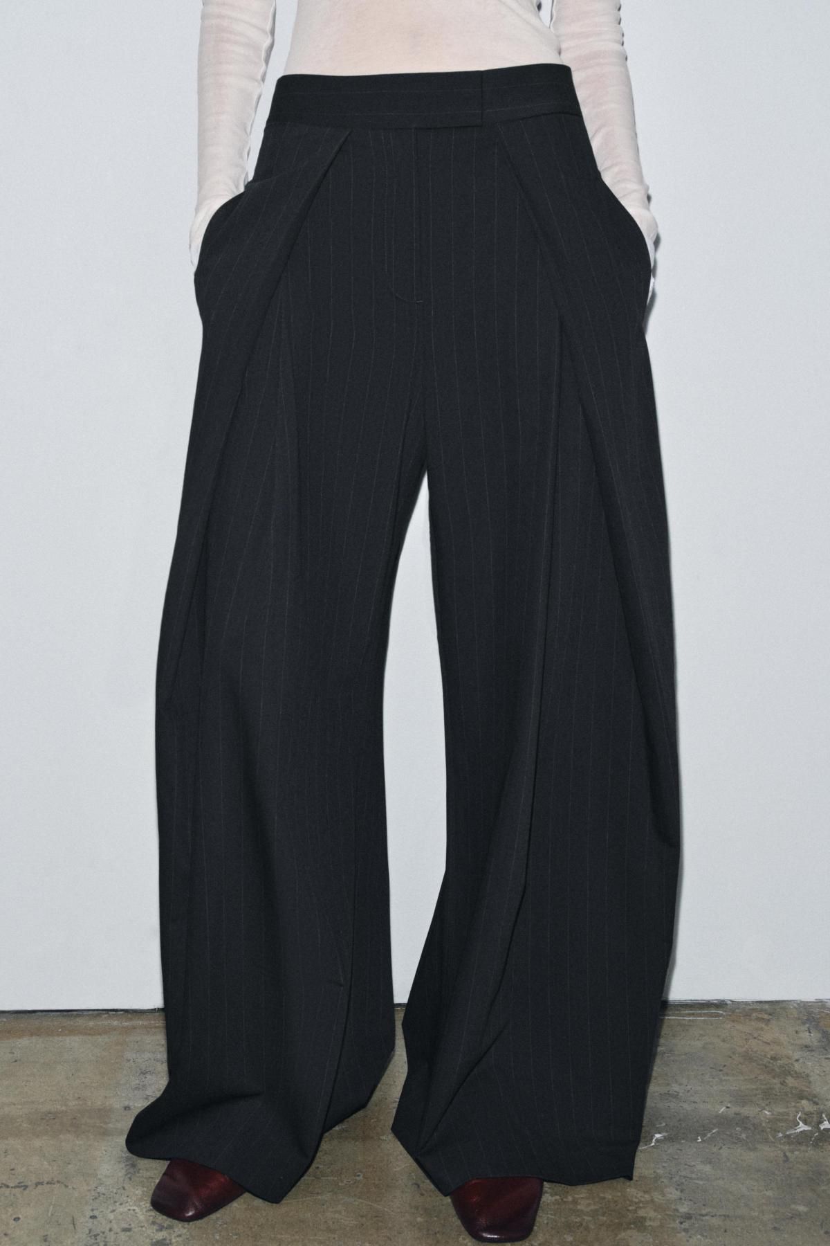 자라 테크니컬 핀스트라이프 와이드 팬츠 8219/100 STRIPED - 메인 이미지