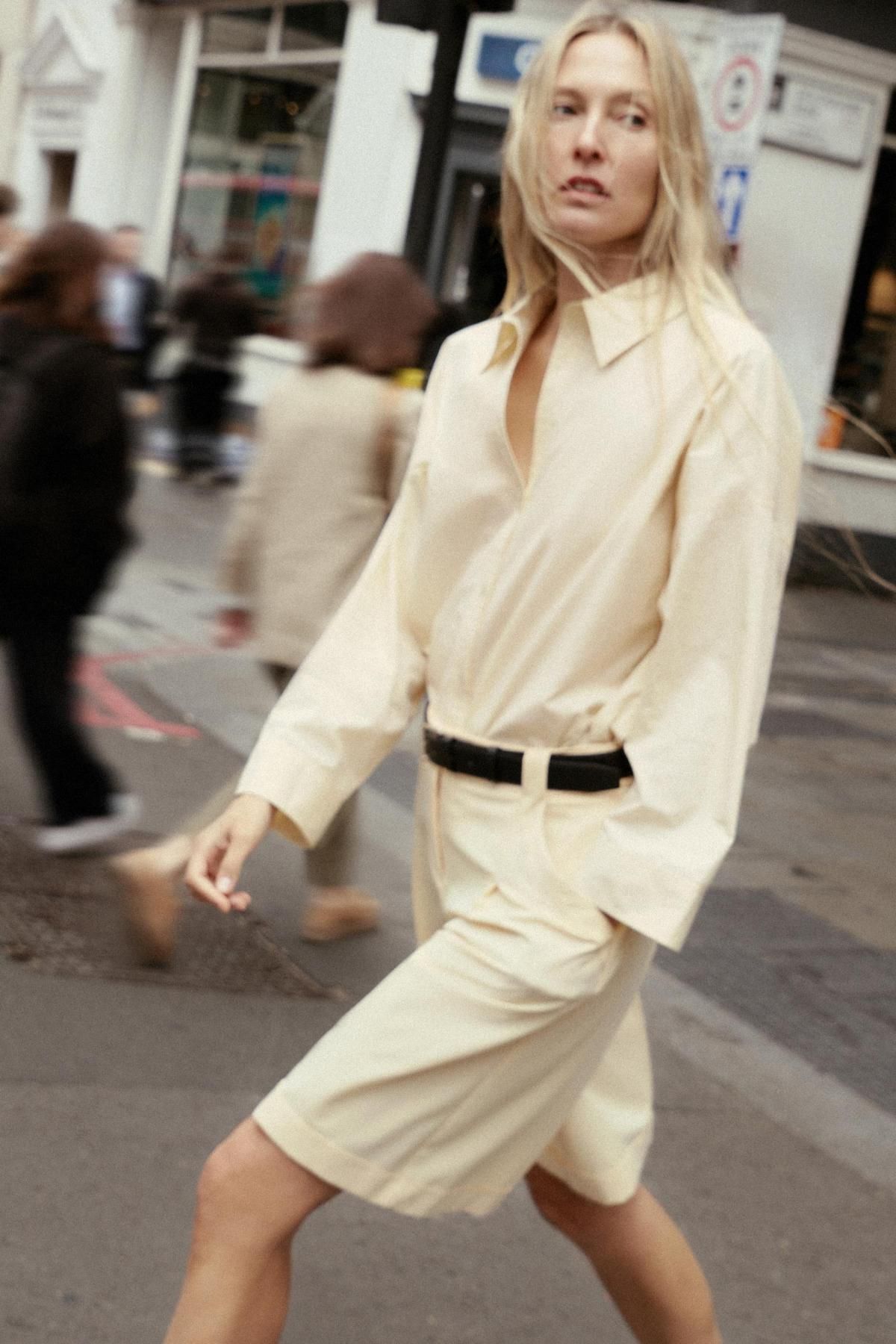 자라 미니멀 포플린 브이넥 버튼업 긴팔 셔츠 8382/593 LIGHT YELLOW - 상세 이미지 3