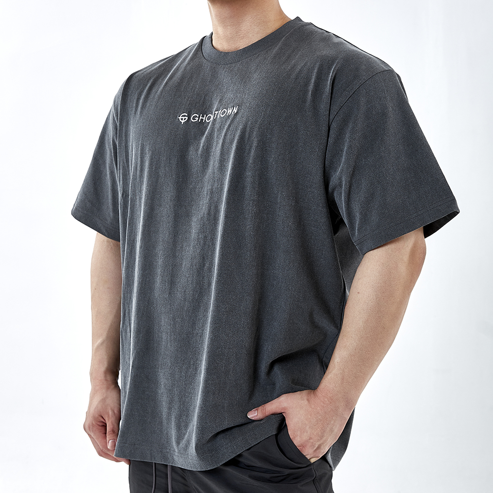 [고스트타운] 피그먼트 스몰로고 오버핏 티셔츠 다크그레이 짐웨어 헬스 - 상세 이미지 2