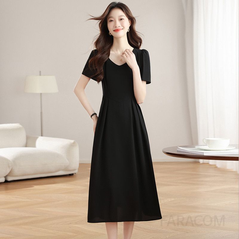 여성 여름원피스 흰색 A라인 드레스 시원한 착용감의 슬림핏 롱 스커트 스타일로 편안하고 우아한 바캉스룩 연출 가능한 필수 아이템 - 상세 이미지 4