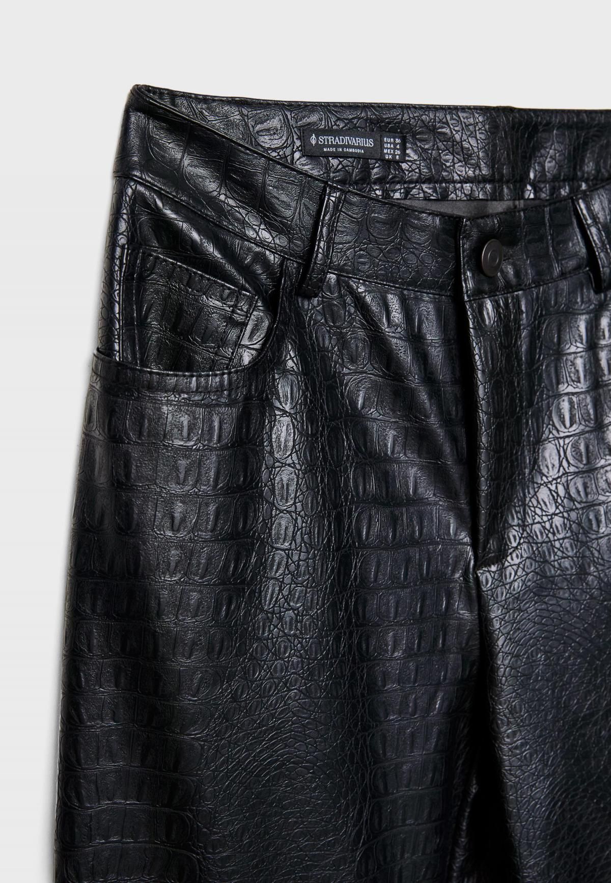 스트라디바리우스 레더 이펙트 크로커 텍스처 스트레이트핏 팬츠 4565/899 BLACK - 상세 이미지 3