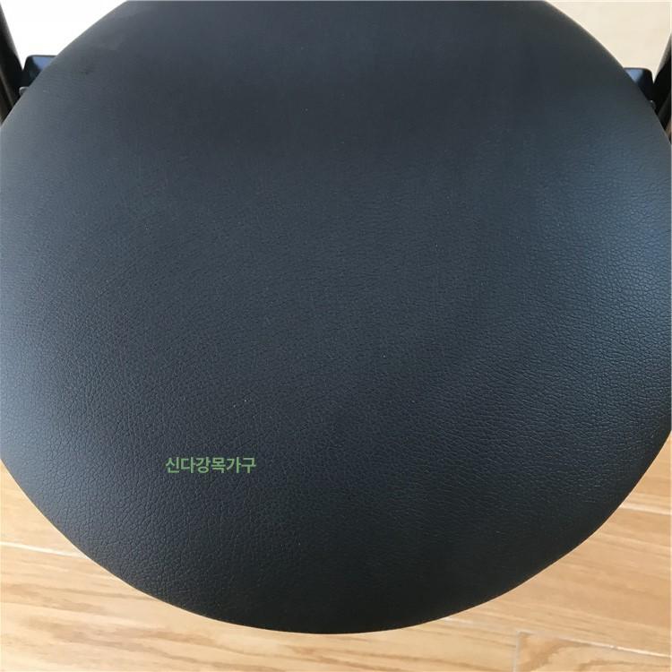 바텐의자 접이식 철제 의자 바테이블 바스툴 60cm 블랙 보드표면 - 상세 이미지 4