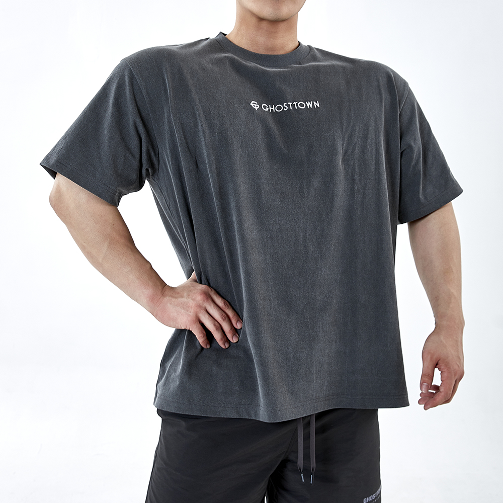 [고스트타운] 피그먼트 스몰로고 오버핏 티셔츠 다크그레이 짐웨어 헬스 - 상세 이미지 3