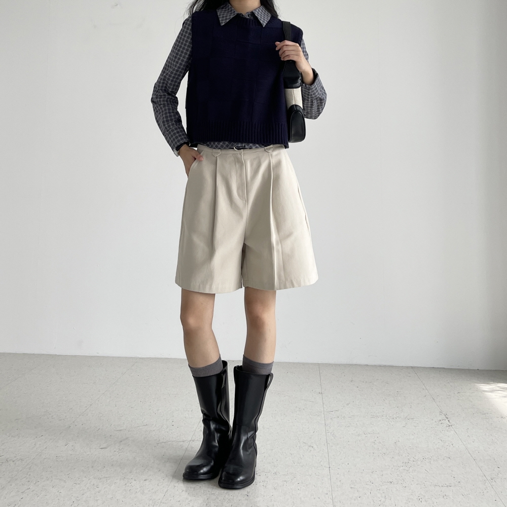 버뮤다팬츠 여성 봄 가을 핀턱 4부 5부 a라인 반바지 슬랙스 키작녀 베이지 블랙 앤드울 - 상세 이미지 4