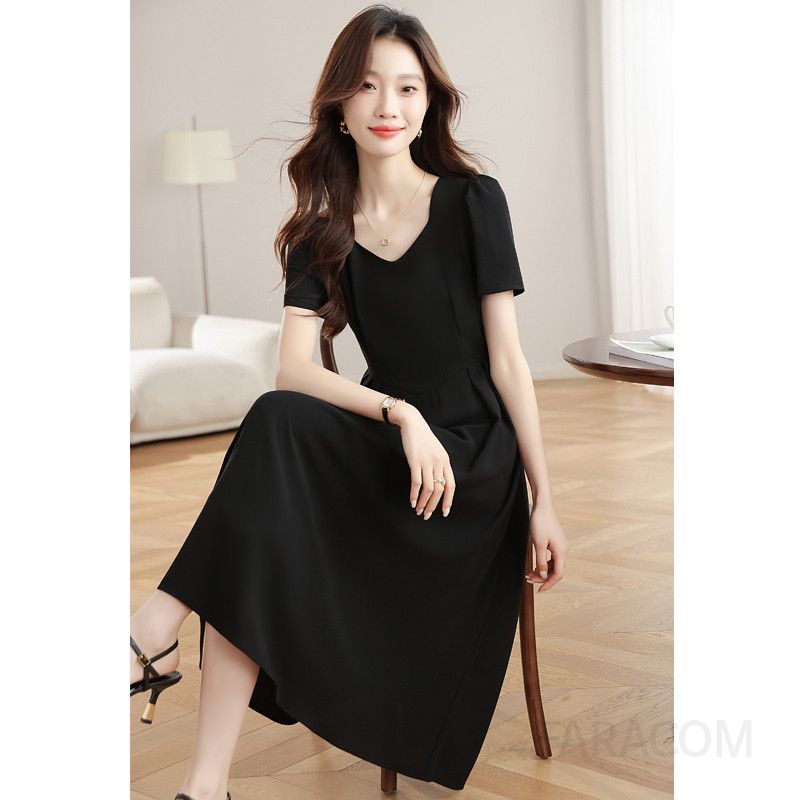 여성 여름원피스 흰색 A라인 드레스 시원한 착용감의 슬림핏 롱 스커트 스타일로 편안하고 우아한 바캉스룩 연출 가능한 필수 아이템 - 상세 이미지 3