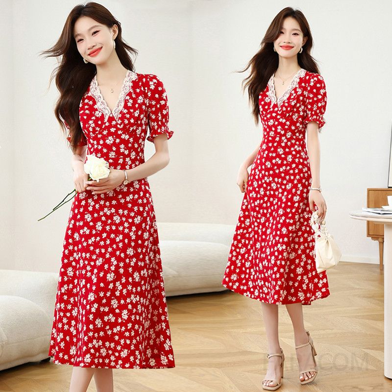 플로럴 V넥 롱 드레스 여성 여름 휴양지룩 바캉스원피스 시원한 착용감 프렌치 스타일 매력적인 퍼프 슬리브 디자인으로 여성스러운 분위기 연출 - 상품 이미지