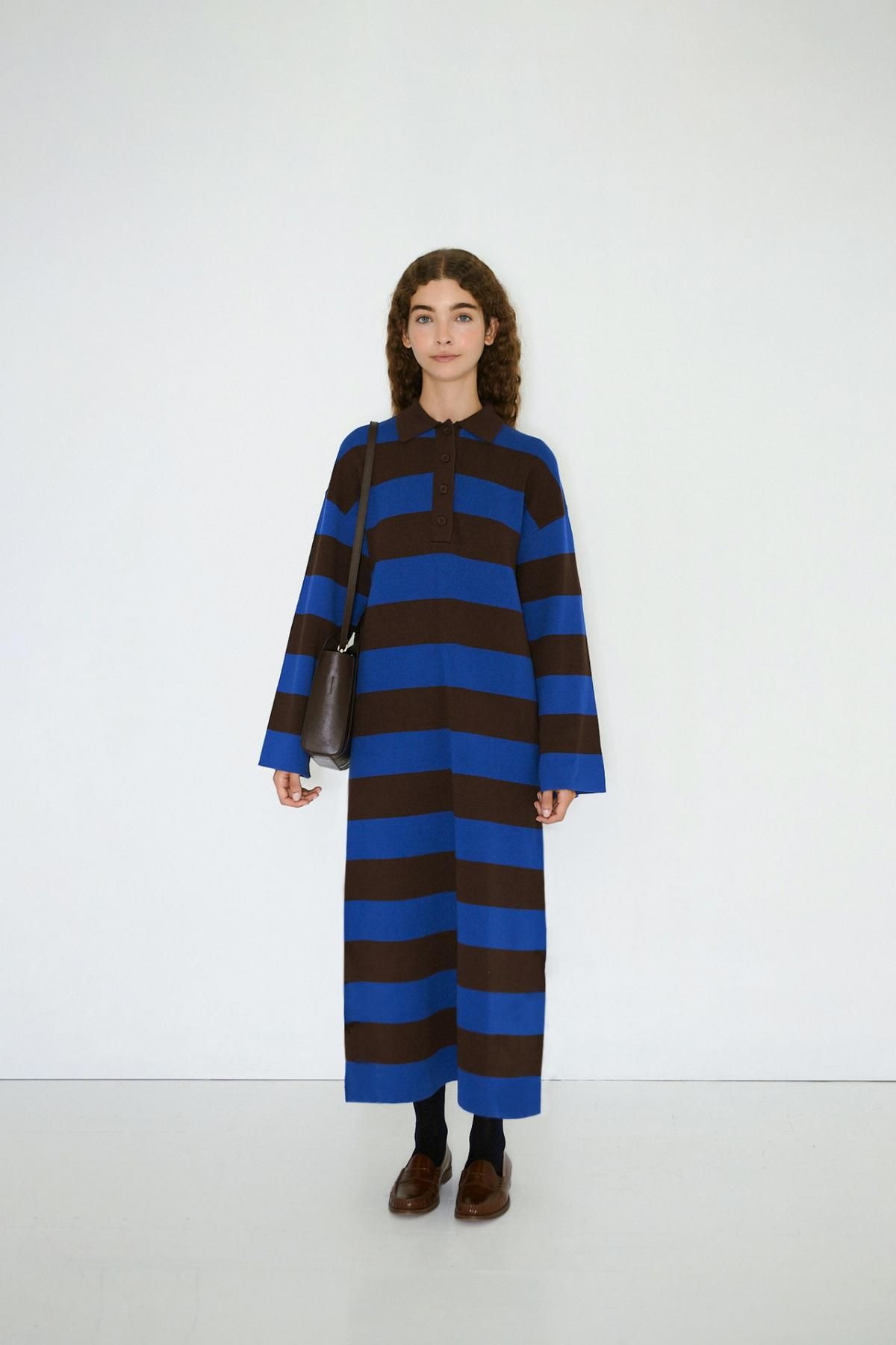 타이니코튼 다크브라운 블루 스트라이프 폴로 미디 원피스 AW25-728S38 ONE COLOR - 상세 이미지 3