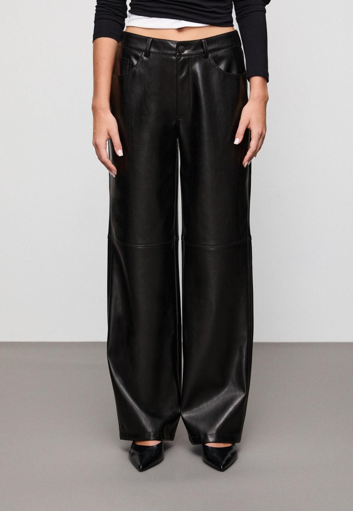 스트라디바리우스 테크니컬 레더 텍스처 스트레이트 와이드 팬츠 4565/870 BLACK - 상품 이미지