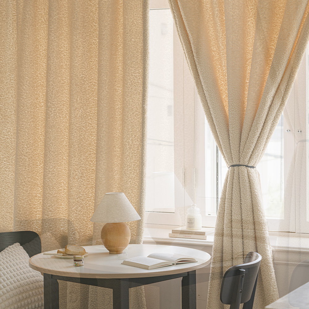 바자르 허그미 양털 솜누빔 방한커튼 140x235