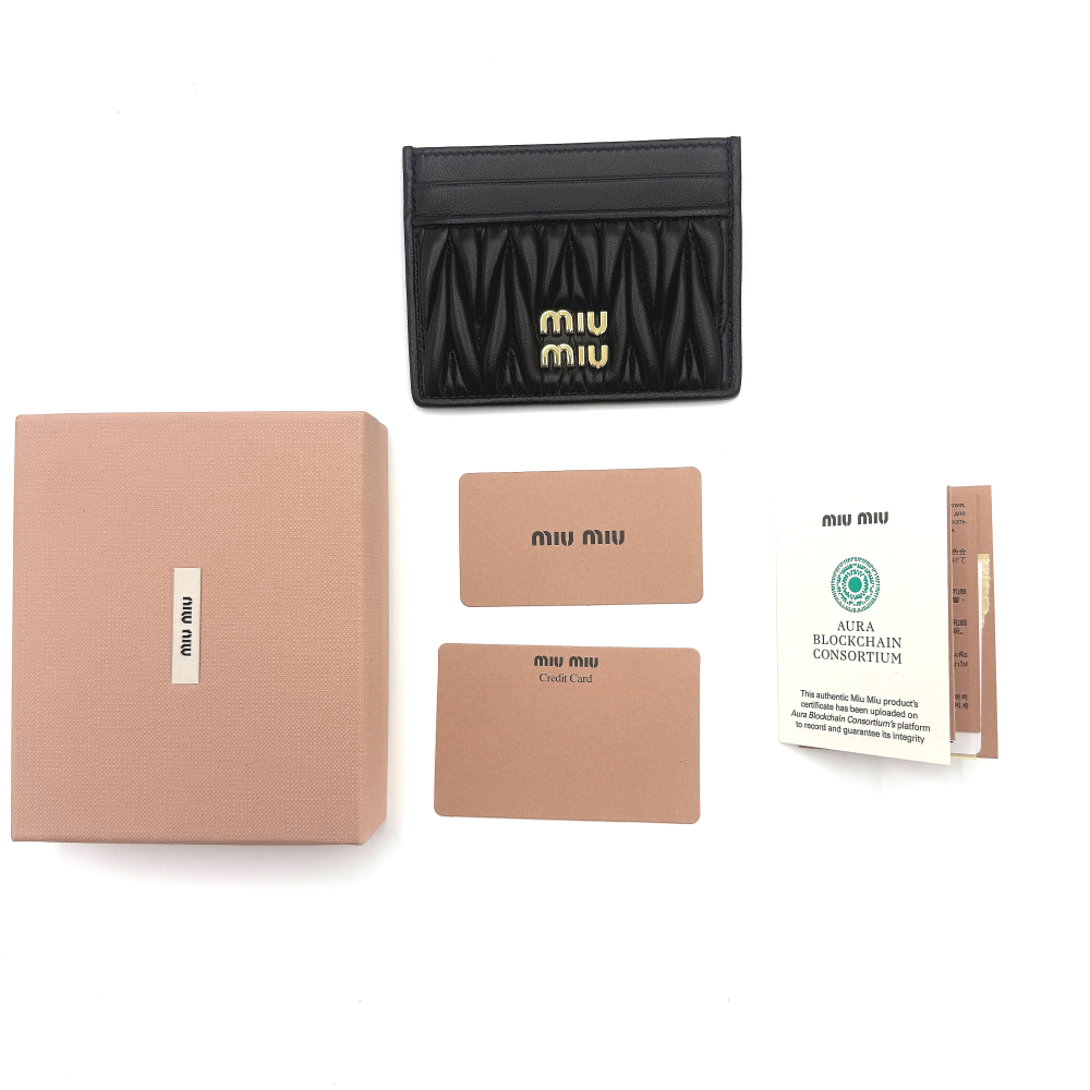 미우미우 카드 지갑 마테라쎄 대표 이미지