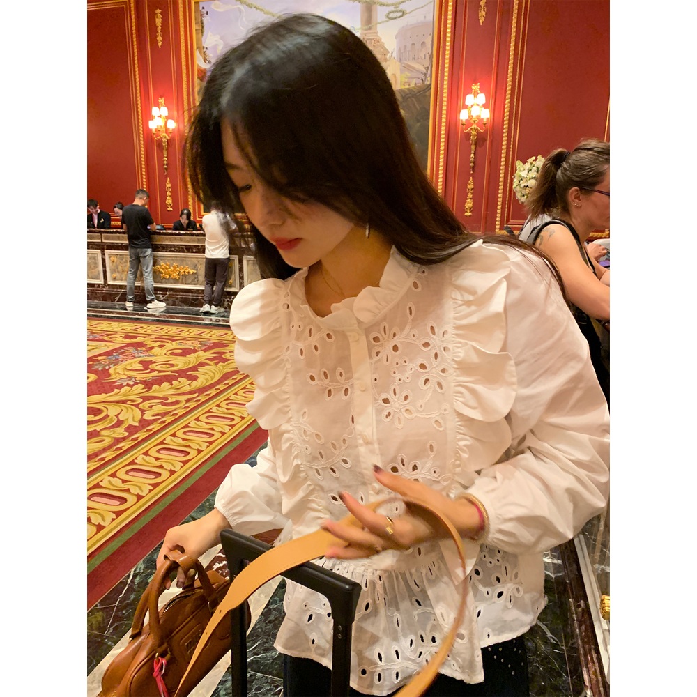 프릴꽃잎모양카라 펀칭 러플긴팔블라우스 유니크 디자인 밑단플레어포인트 고급 순면 화이트 - 상세 이미지 2
