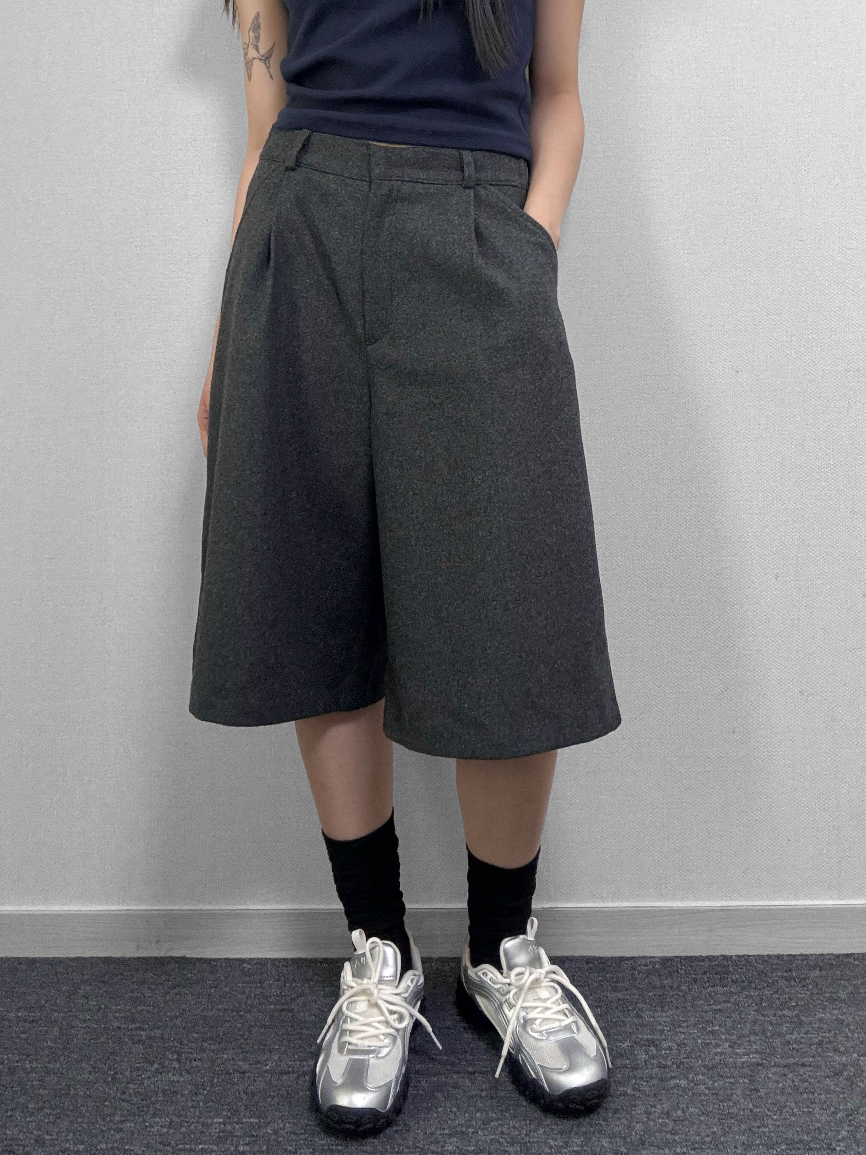 리스 울 버뮤다 밴딩 슬랙스 [2Color] - 상품 이미지