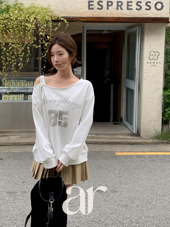 프린팅 어깨 트임 리본룩 루즈핏 맨투맨 ts4747 - 상세 이미지 3