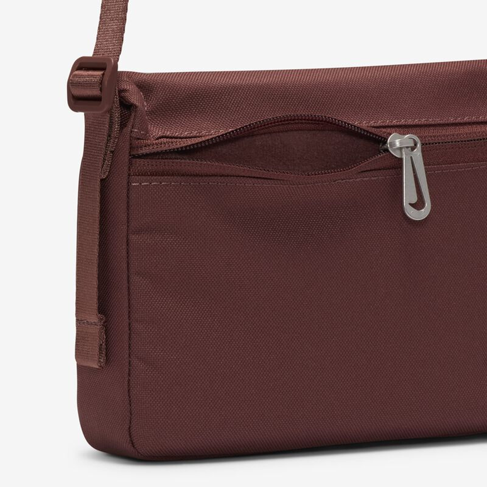 나이키 우먼 퓨추라 365 크로스백 CW9300-218