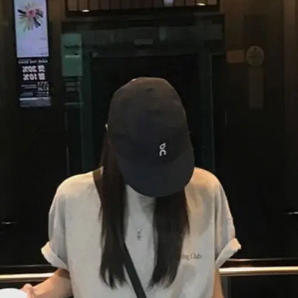 온 러닝 퍼포먼스 캡 경량 메쉬 트레일 야구모자 볼캡 블랙 펄 - 상세 이미지 3