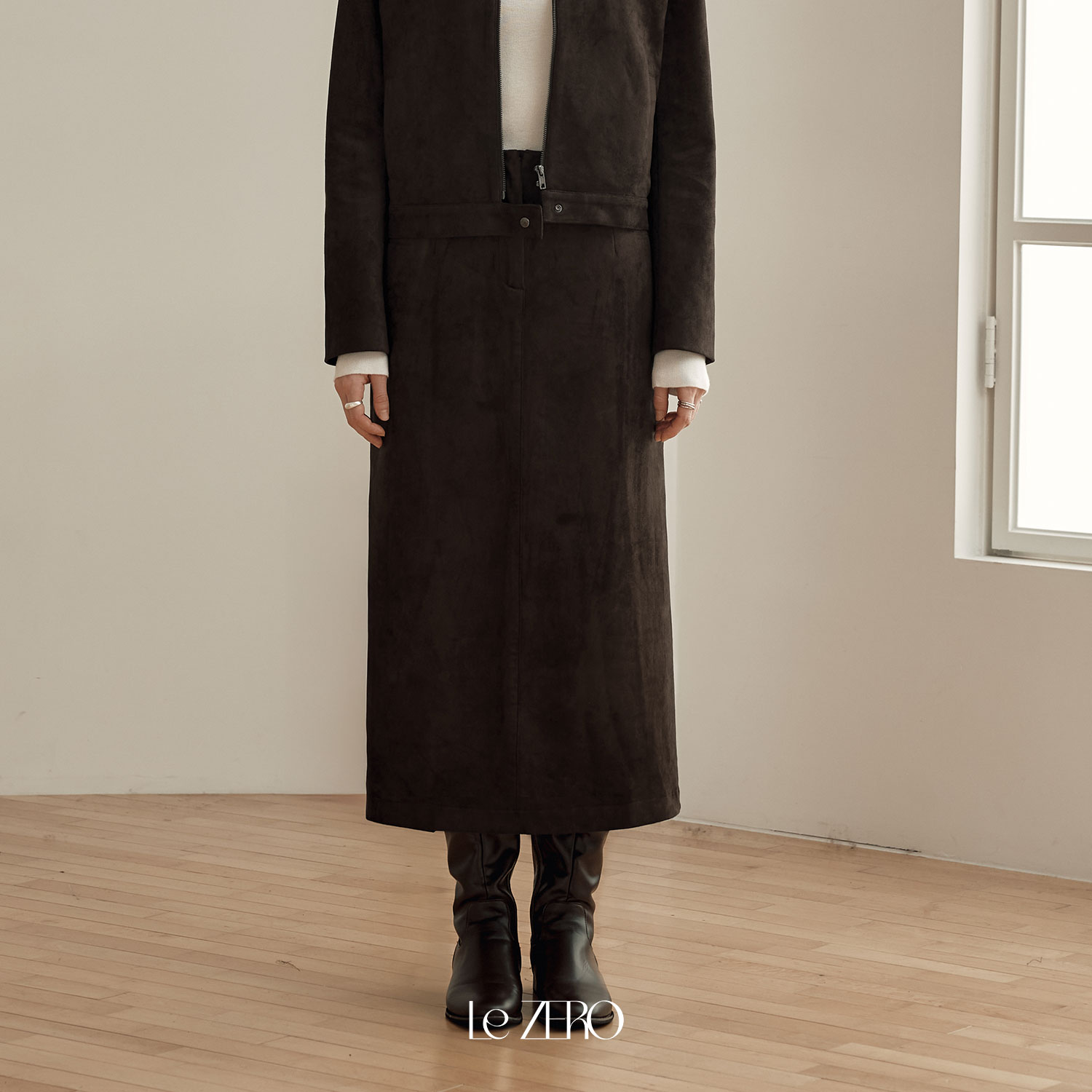 [제로스트릿] 르제로 스웨이드 롱 스커트 LeZERO SUEDE LONG SKIRT / DARK BROWN - 상품 이미지