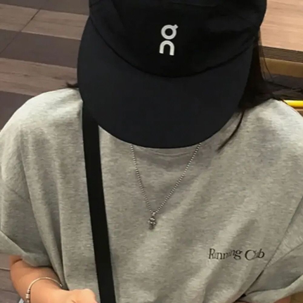 온 러닝 퍼포먼스 캡 경량 메쉬 트레일 야구모자 볼캡 블랙 펄 - 상세 이미지 2