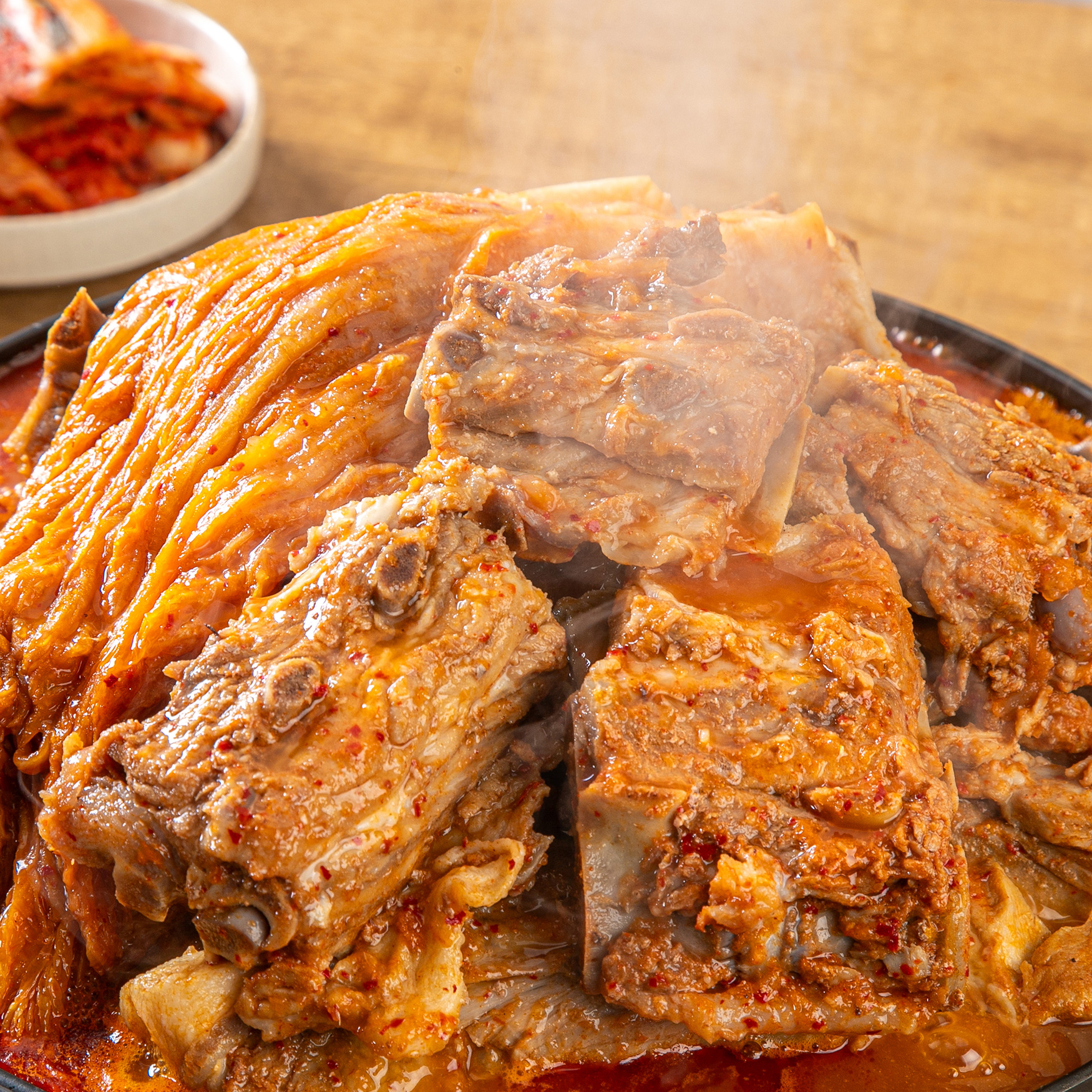 푹 익은 김치뼈찜 1.1kg x 1팩 25년 경력 명인의 레시피 - 상품 이미지