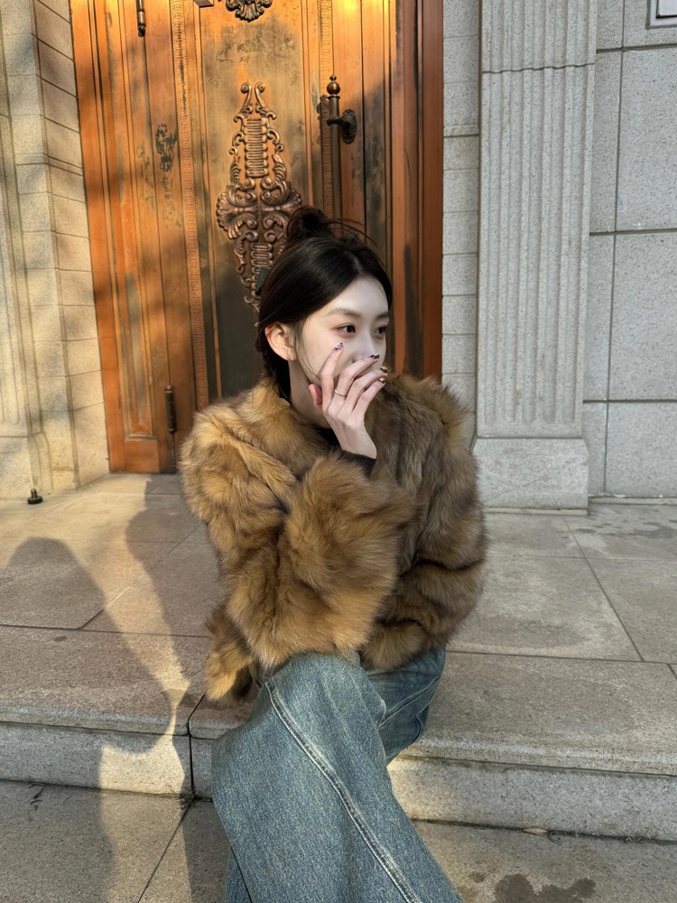 모조여우털 루즈핏 짧은퍼자켓 브이넥 두꺼운 따뜻 빈티지 레트로 클래식 겨울 브라운 - 상세 이미지 4
