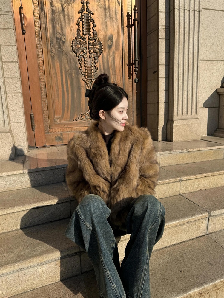 모조여우털 루즈핏 짧은퍼자켓 브이넥 두꺼운 따뜻 빈티지 레트로 클래식 겨울 브라운 - 상세 이미지 3