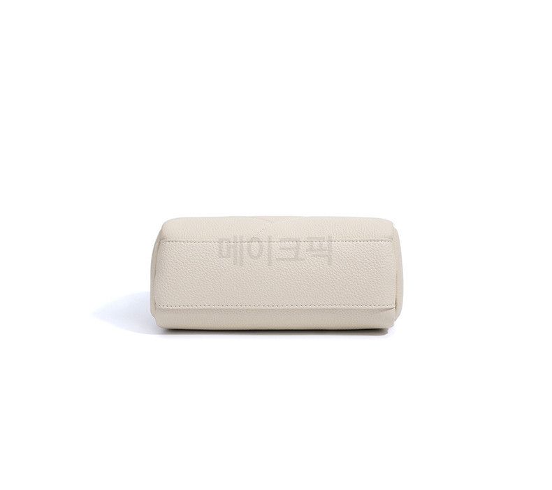 가죽 숄더백 여성 소가죽 핸드백 심플 디자인 데일리 가방 가벼운 휴대성 스타일리시한 외출용 패션 토트백 이미지 8