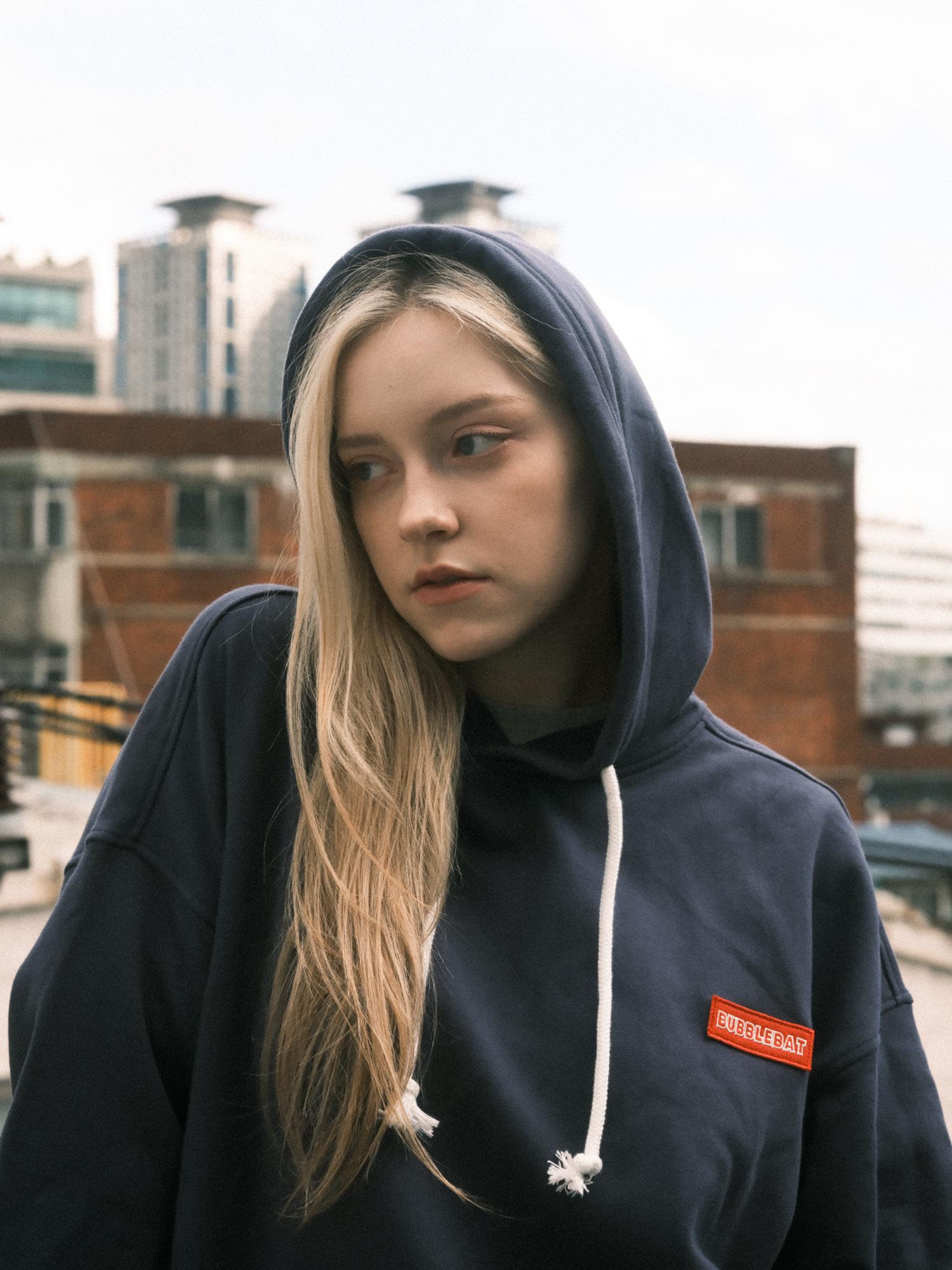 버블벳CHERISH 등판 빅 레터링 데일리 캐주얼 오버핏 후드티네이비