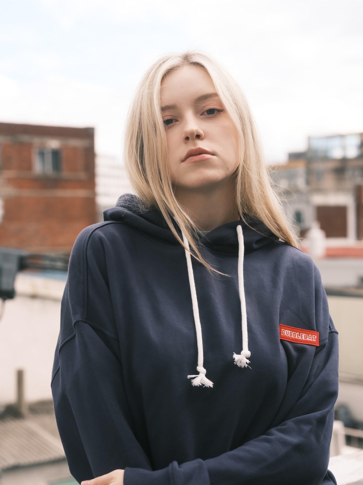 버블벳CHERISH 등판 빅 레터링 데일리 캐주얼 오버핏 후드티네이비