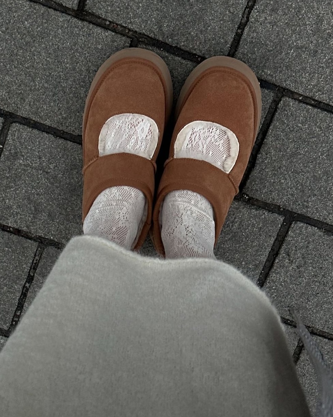 어그 베아 메리 제인 체스트넛 블랙 머스타드 시드 이미지 6