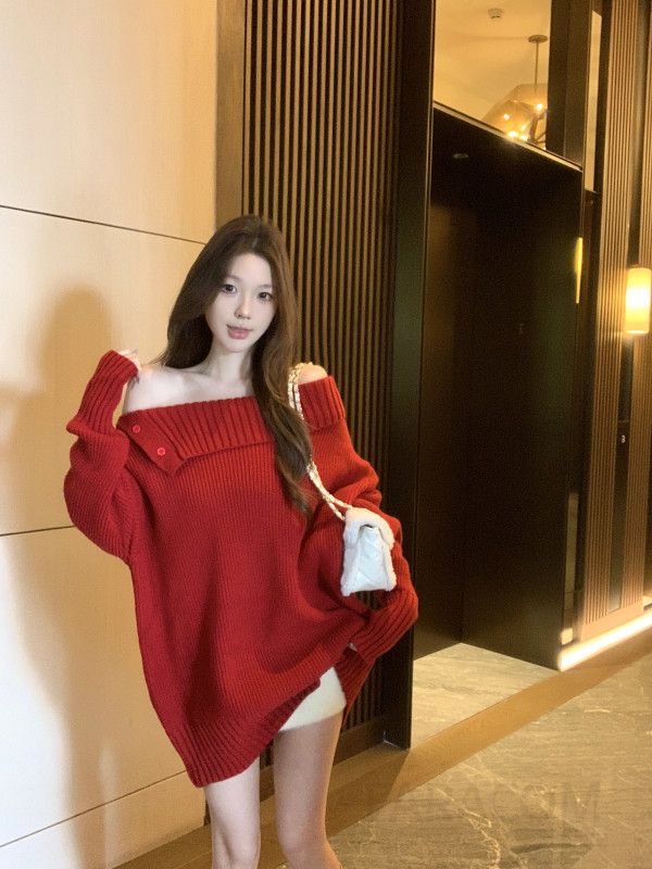 겨울 여성 레드 오프숄더 스웨터 고급 언발 디자인 어깨트임 스타일 니트 착용감 좋은 따뜻한 여성티셔츠 고급스러운 매력적인 패션 아이템 - 상세 이미지 5