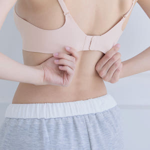핑크앤다이아 컴포트 브라 노와이어 심리스 일체형패드 뽕브라 여자속옷 스포... 착용 후기 | 사이즈/핏 총정리 - 상품 이미지 4