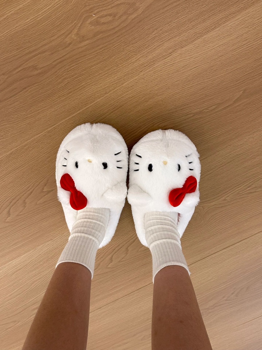 헬로키티 실내화 슬리퍼 폭신한 두꺼운 밑창 기숙사 겨울 따뜻한