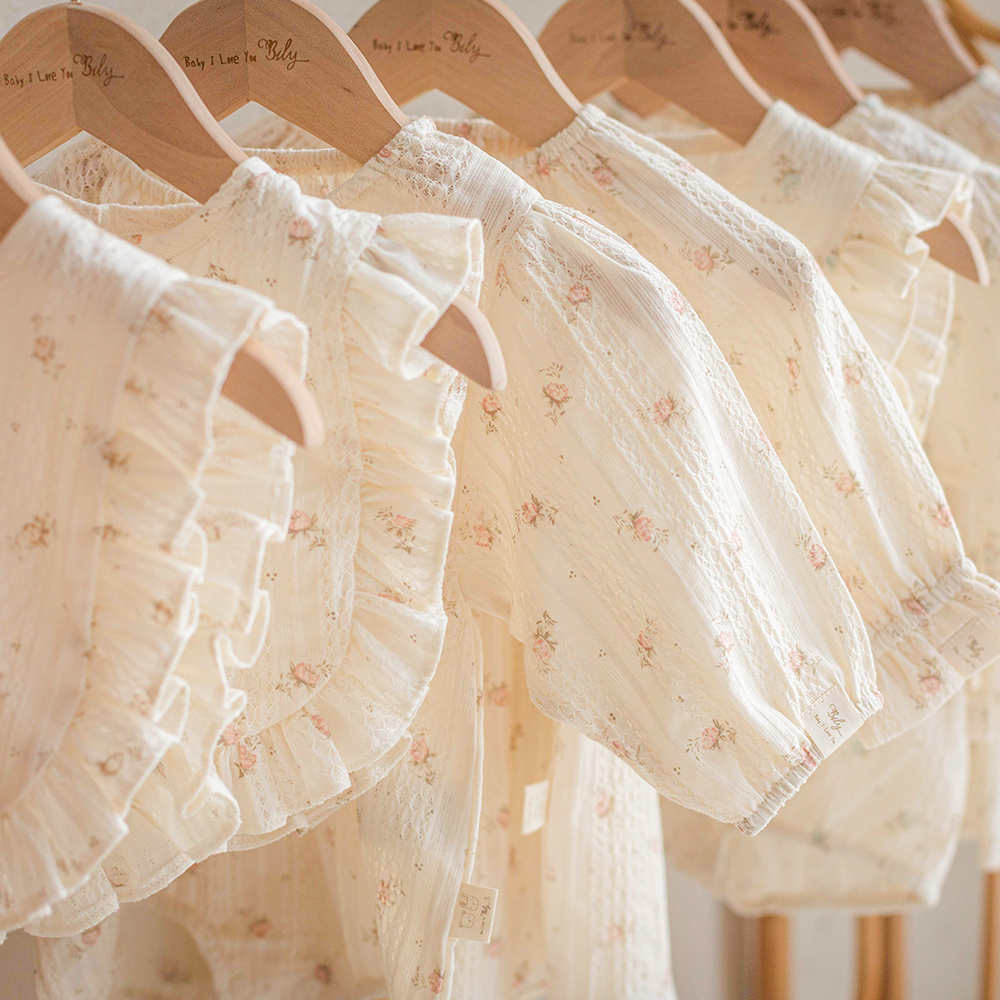 유럽풍 아기용품 빌리 미뉴엣 프릴 턱받이 & 보넷 아기모자 빕 신생아룩 출산선물