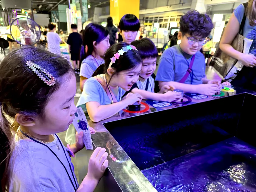 국립과천과학관 원어민 영어 도슨트 과학 탐험 by 큐라스픽