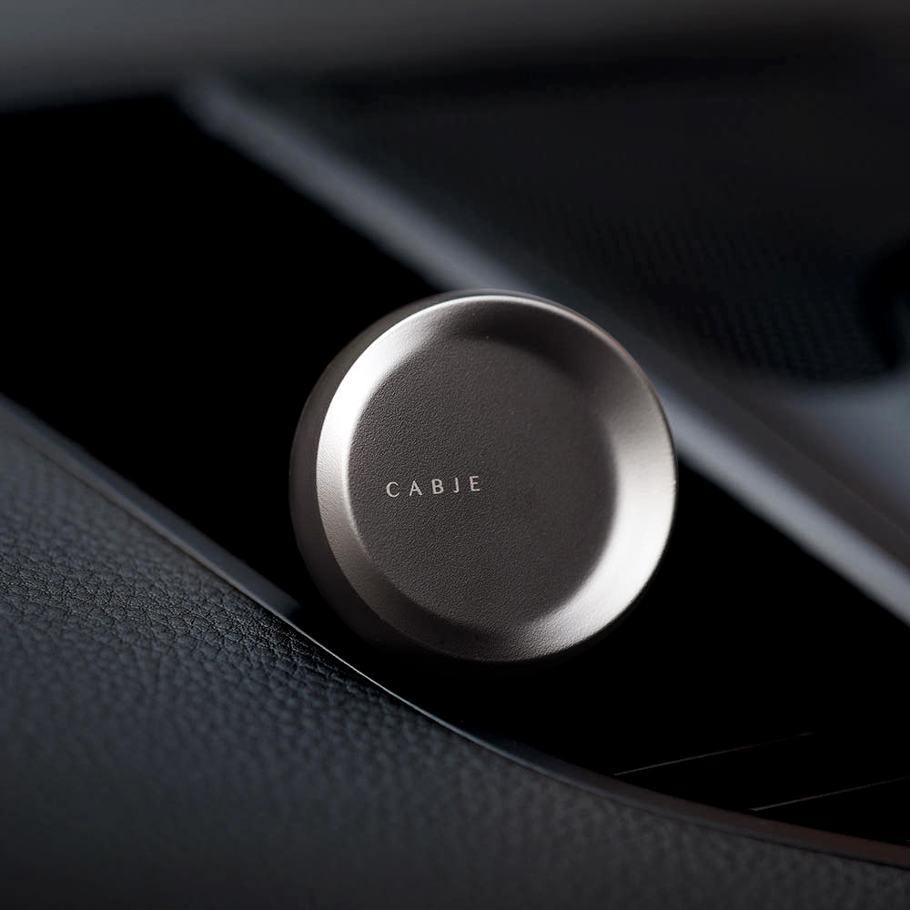 카브제 프리미엄 차량용 방향제 명품 고급 자동차 송풍구 디퓨저 다크 메탈 히노끼