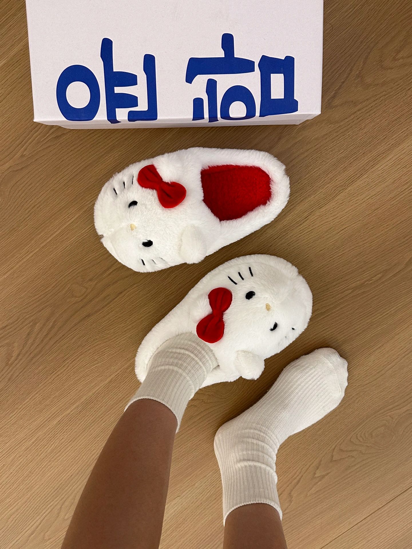 헬로키티 실내화 슬리퍼 폭신한 두꺼운 밑창 기숙사 겨울 따뜻한 - 상세 이미지 3