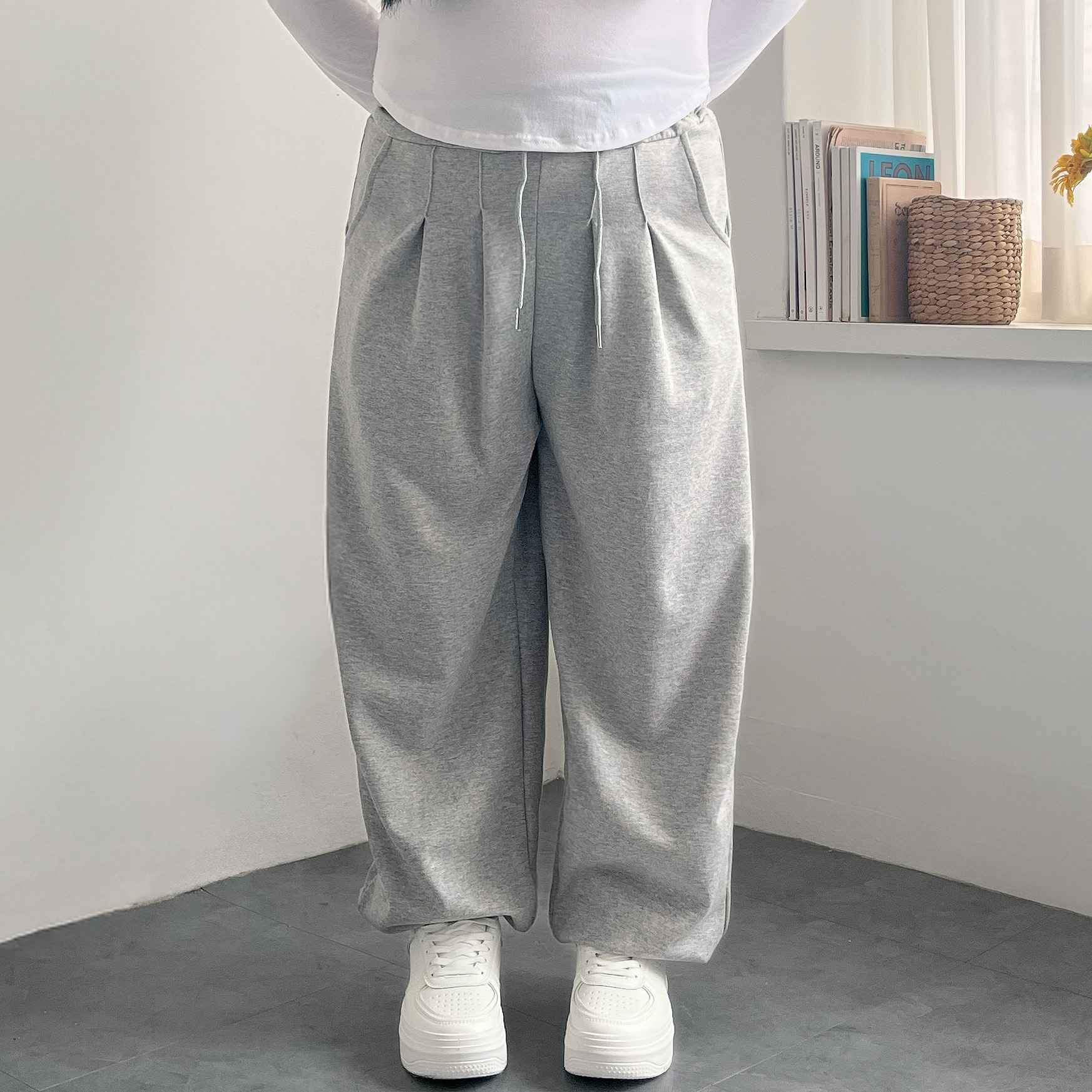 핀턱 조거 트레이닝팬츠 - 상세 이미지 2