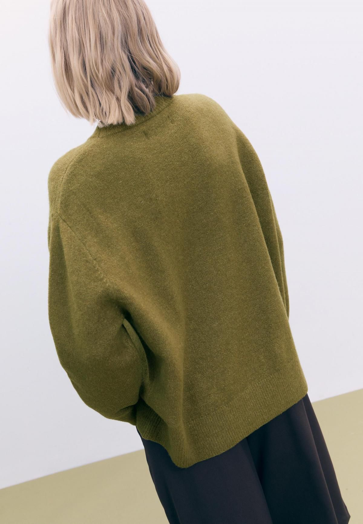 스트라디바리우스 소프트터치 라운드넥 니트 스웨터 5010/400 OLIVE GREEN - 상세 이미지 4
