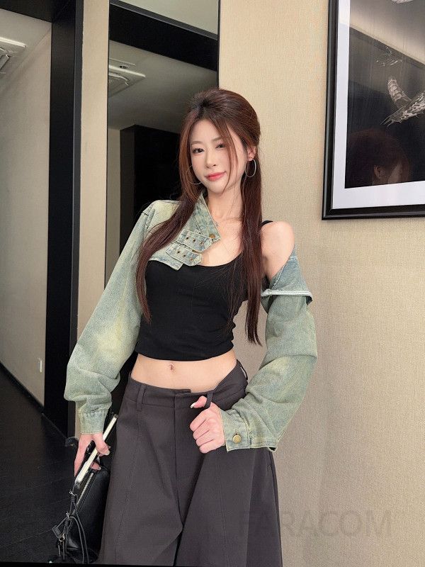 데님 크롭 청자켓 여성 숏 오버핏 트렌디한 레트로 스타일 캐주얼한 올매치 아우터 겨울 코디용 따뜻한 착용감 편안한 모던한 디자인 - 상세 이미지 5